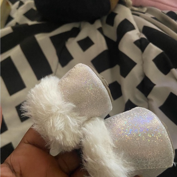 Cute, clean, 8c, furry iridescent - Picture 8 of 8